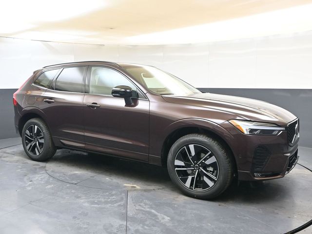2026 Volvo XC60 Plus - Photo 7