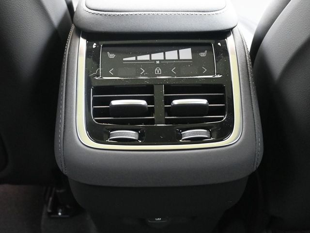 2026 Volvo XC90 Plus - Photo 23