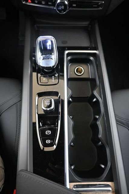 2026 Volvo XC60 Plus - Photo 34