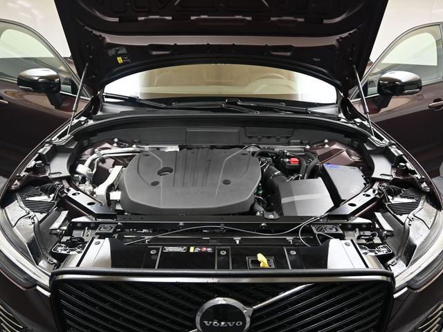 2026 Volvo XC60 Plus - Photo 9