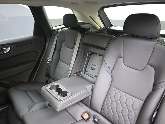 2026 Volvo XC60 Plus - Photo 20