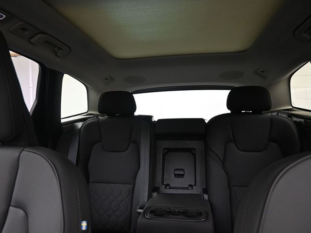 2026 Volvo XC60 Plus - Photo 37