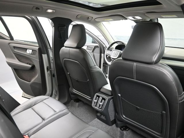 2026 Volvo XC40 Ultra - Photo 15