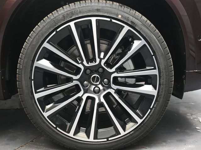 2026 Volvo XC90 Plus - Photo 10