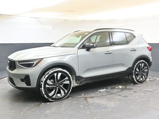 New 2026 Volvo XC40 B5 Ultra SUV