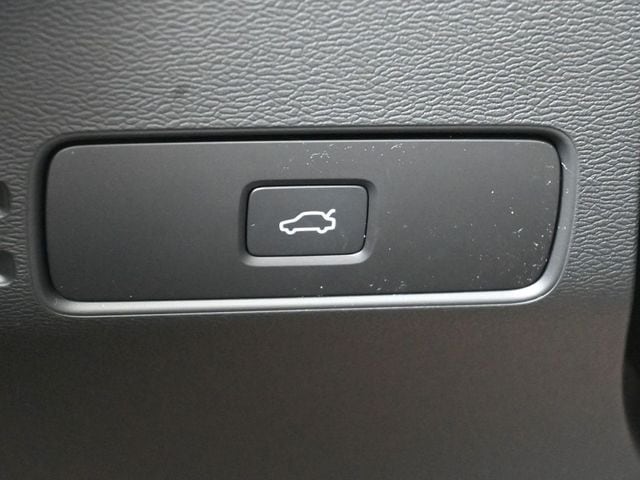 2026 Volvo XC40 Ultra - Photo 25
