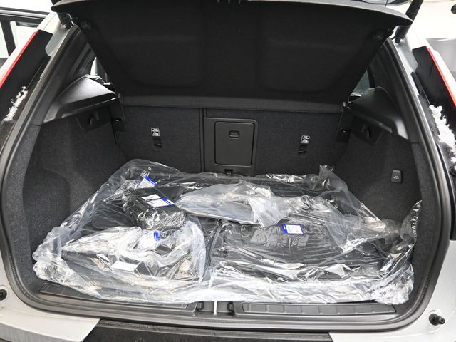 2026 Volvo XC40 Ultra - Photo 17