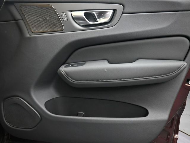 2026 Volvo XC60 Plus - Photo 11