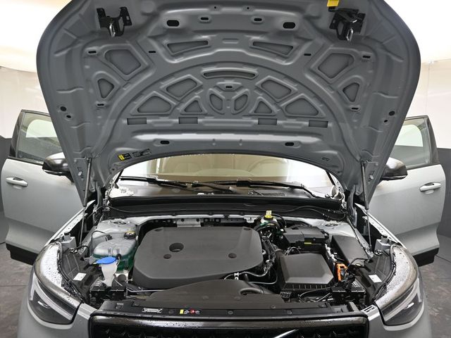 2026 Volvo XC40 Ultra - Photo 9