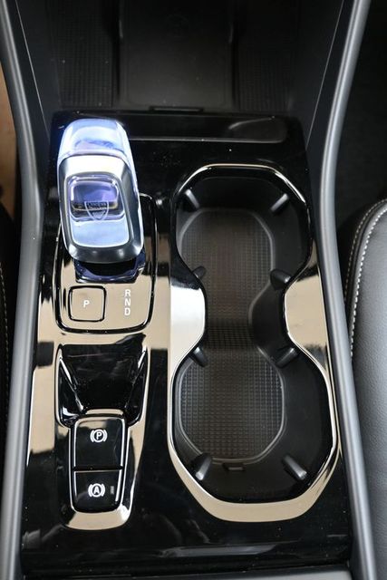 2026 Volvo XC40 Ultra - Photo 37