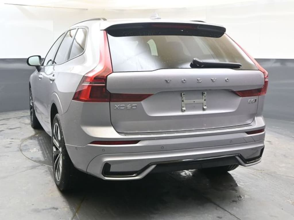 New 2026 Volvo XC60 B5 Plus SUV