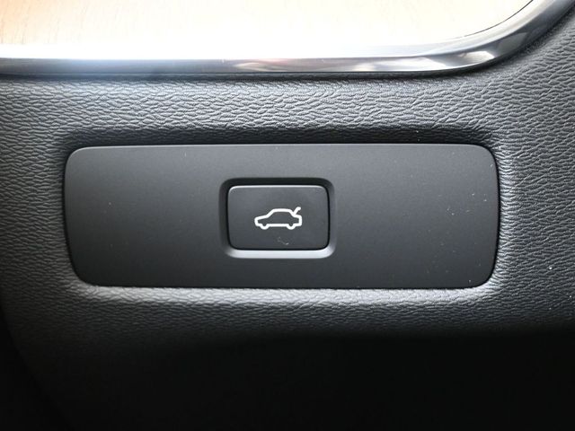 2026 Volvo XC60 Plus - Photo 24