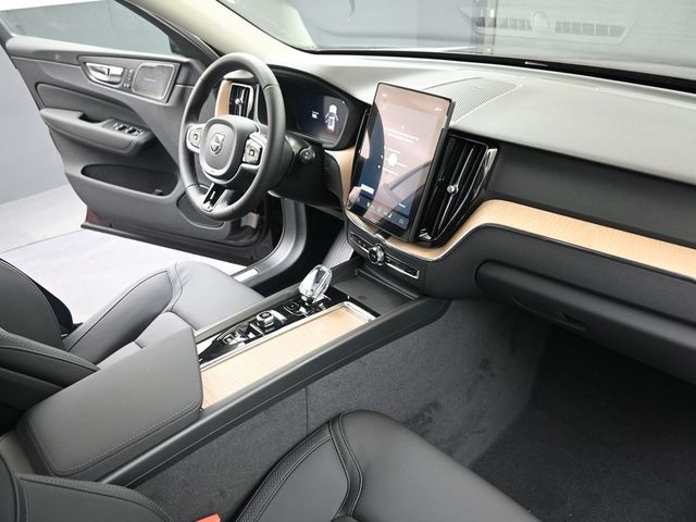 2026 Volvo XC60 Plus - Photo 12