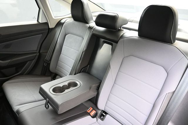 2026 Volkswagen Jetta SE - Photo 20