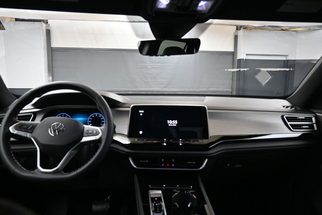 2026 Volkswagen Atlas Cross Sport SE w/Tech - Photo 22