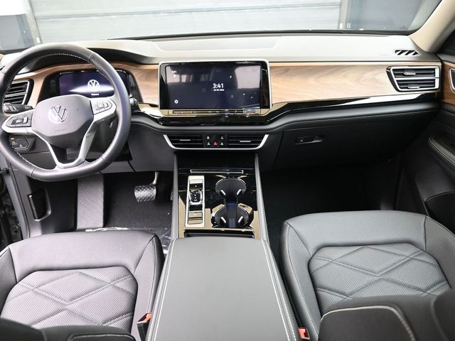 2026 Volkswagen Atlas SE w/Tech - Photo 18