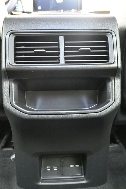 2026 Volkswagen Atlas Cross Sport SE w/Tech - Photo 21