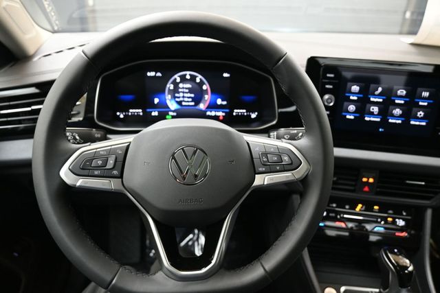 2026 Volkswagen Jetta SE - Photo 24