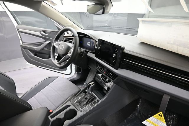 2026 Volkswagen Jetta SE - Photo 12