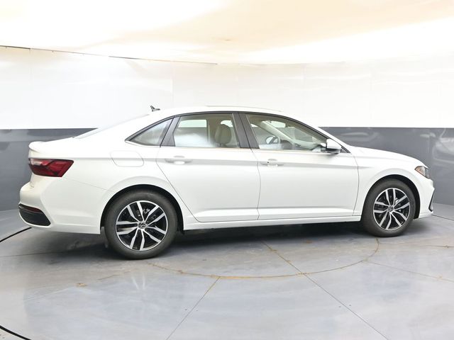 2026 Volkswagen Jetta SE - Photo 6