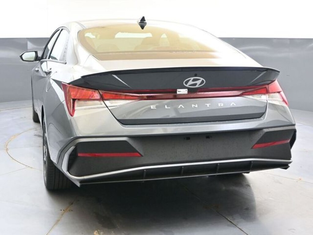 Used 2026 Hyundai Elantra SEL Sport Sedan