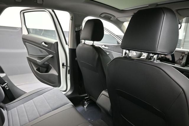 2026 Volkswagen Jetta SE - Photo 15