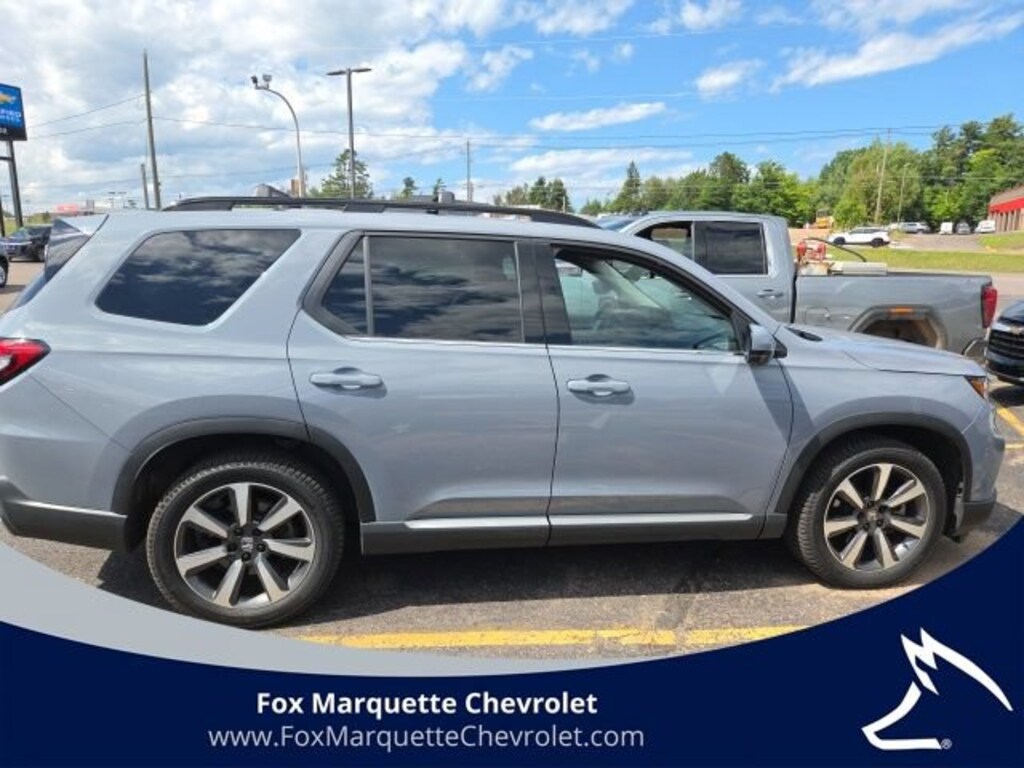 Used 2025 Honda Pilot Elite SUV