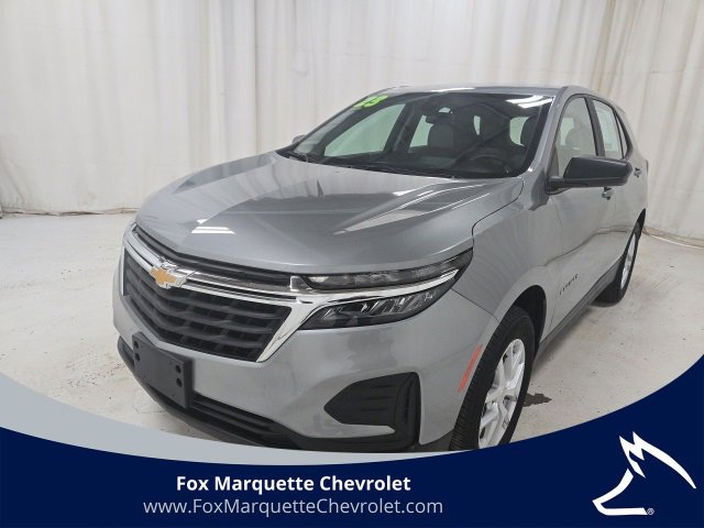 2023 Chevrolet Equinox LS's photo