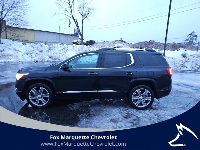 2017 GMC Acadia Denali's photo