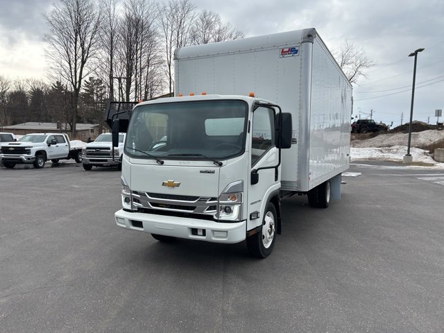 2024 Chevrolet Silverado 4500HD photo 2