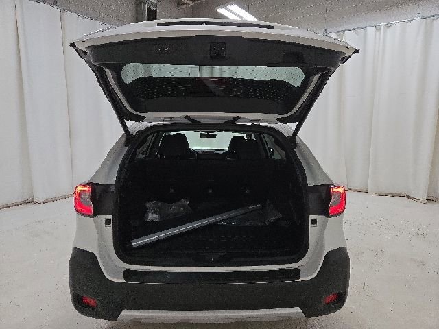 2025 Subaru Outback Limited - Photo 12