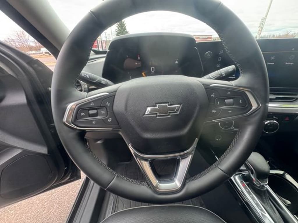 Used 2025 Chevrolet Trax Activ SUV