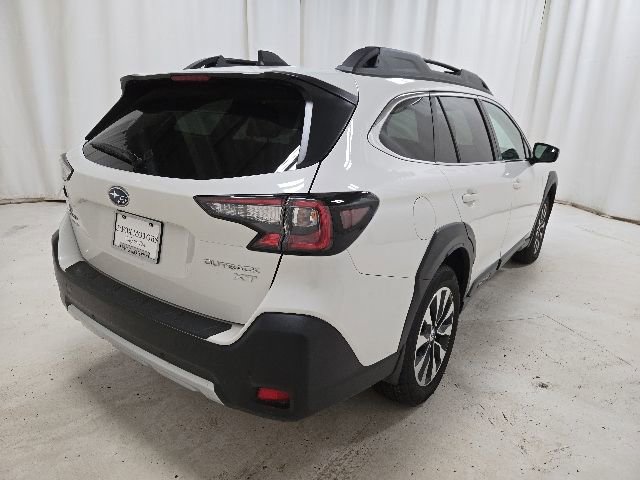 2025 Subaru Outback Limited - Photo 16