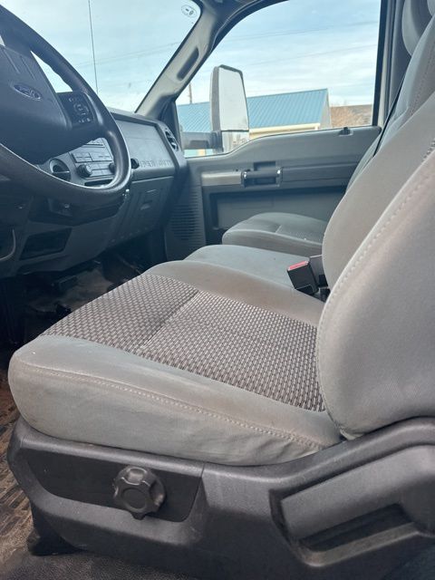 2017 Ford F-650 - Photo 6