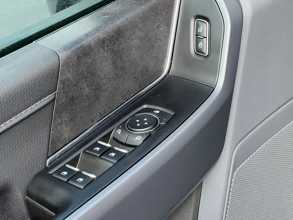 2025 Ford F-150 XLT - Photo 17