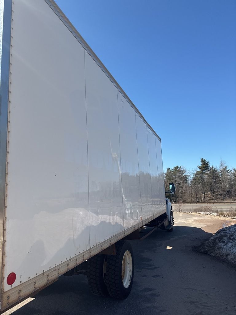 2017 Ford F-650 - Photo 22