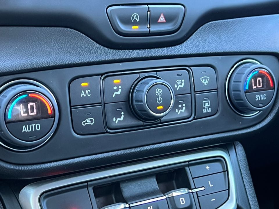 2022 GMC Terrain SLE - Photo 23