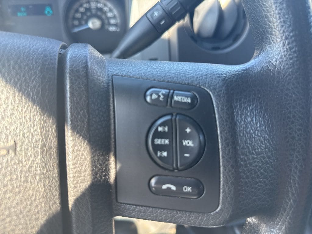 2017 Ford F-650 - Photo 32