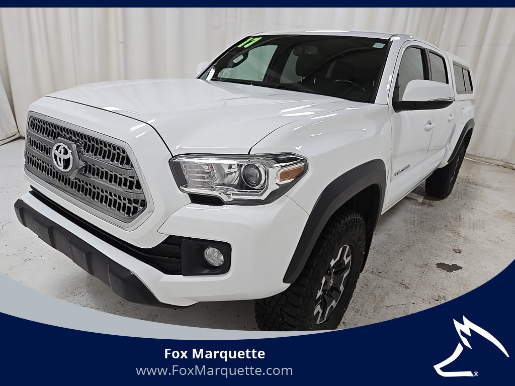 2017 Toyota Tacoma SR5's photo