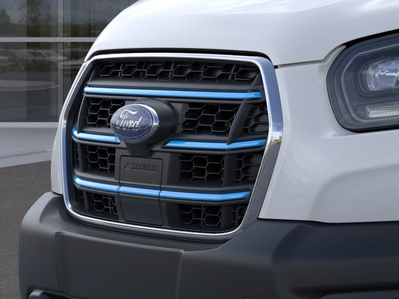 2025 Ford E-Transit Cargo Van Base - Photo 17