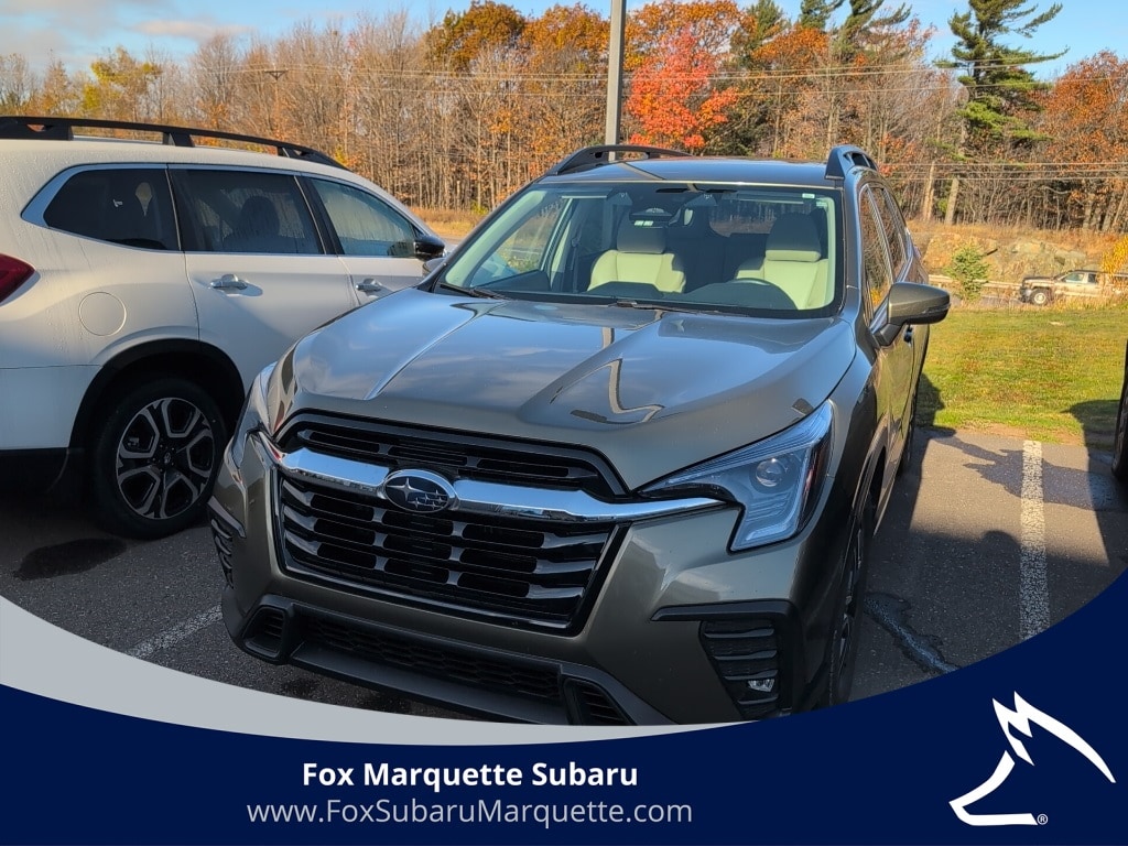 2023 Subaru Ascent Limited's photo
