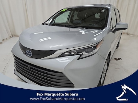 2022 Toyota Sienna Platinum Minivan/Van