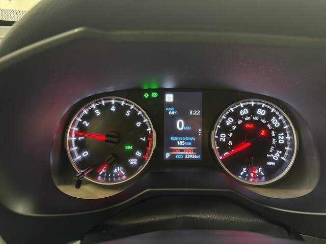 2022 Toyota RAV4 XLE photo 2