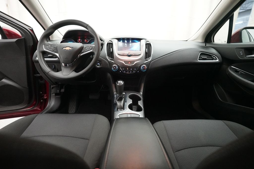Used 2018 Chevrolet Cruze LT Sedan