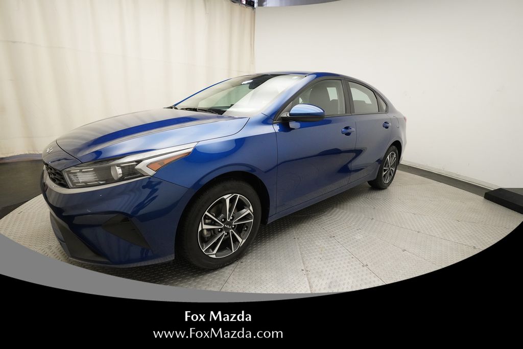 2024 Kia Forte LXS AT's photo