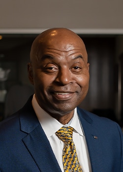 Staff member Sylvester Harper from ID_49c036