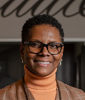 Staff member Beverly Archer from ID_3dcd92