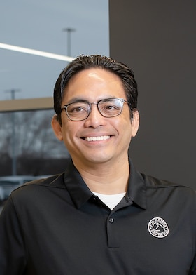 Staff member Eduardo Dancel from ID_5fdd20