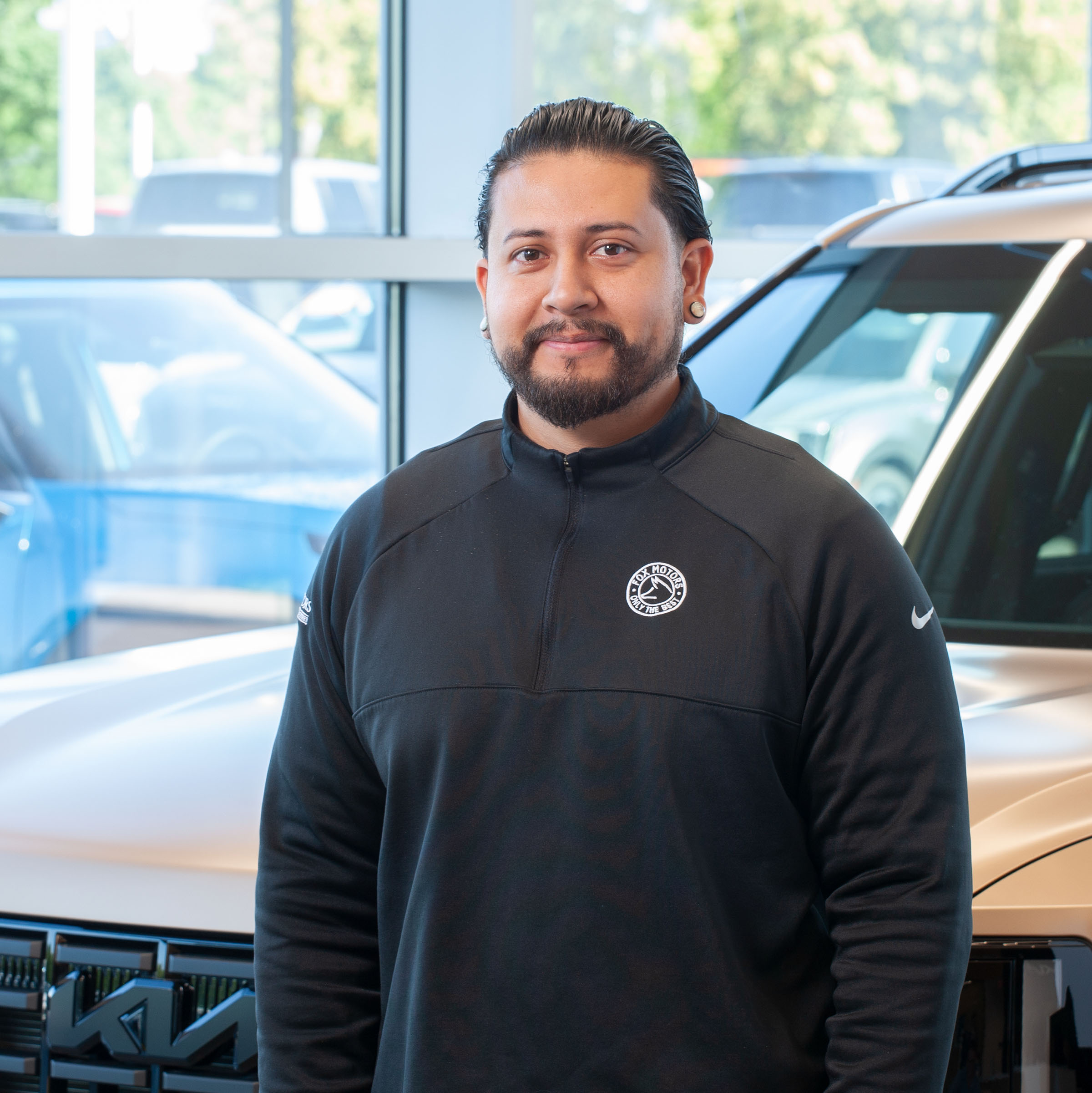 Staff member Jovanni Lopez from ID_13b835