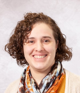 Staff member Eva Metz from ID_2d2b5c
